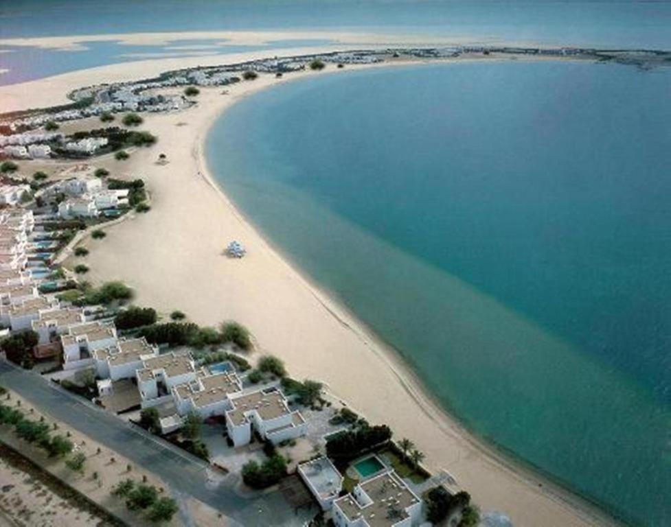 Golden Tulip Dana Bay Resort Dhahran Bagian luar foto