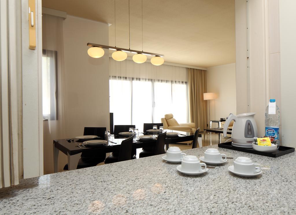 Golden Tulip Dana Bay Resort Dhahran Bagian luar foto