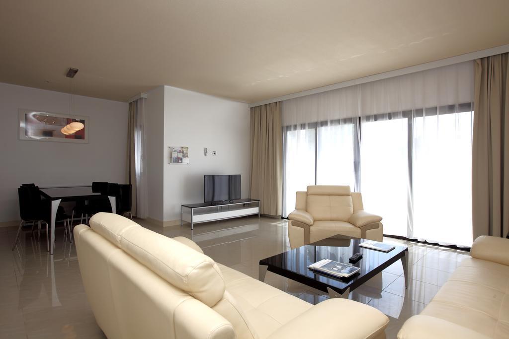 Golden Tulip Dana Bay Resort Dhahran Bagian luar foto