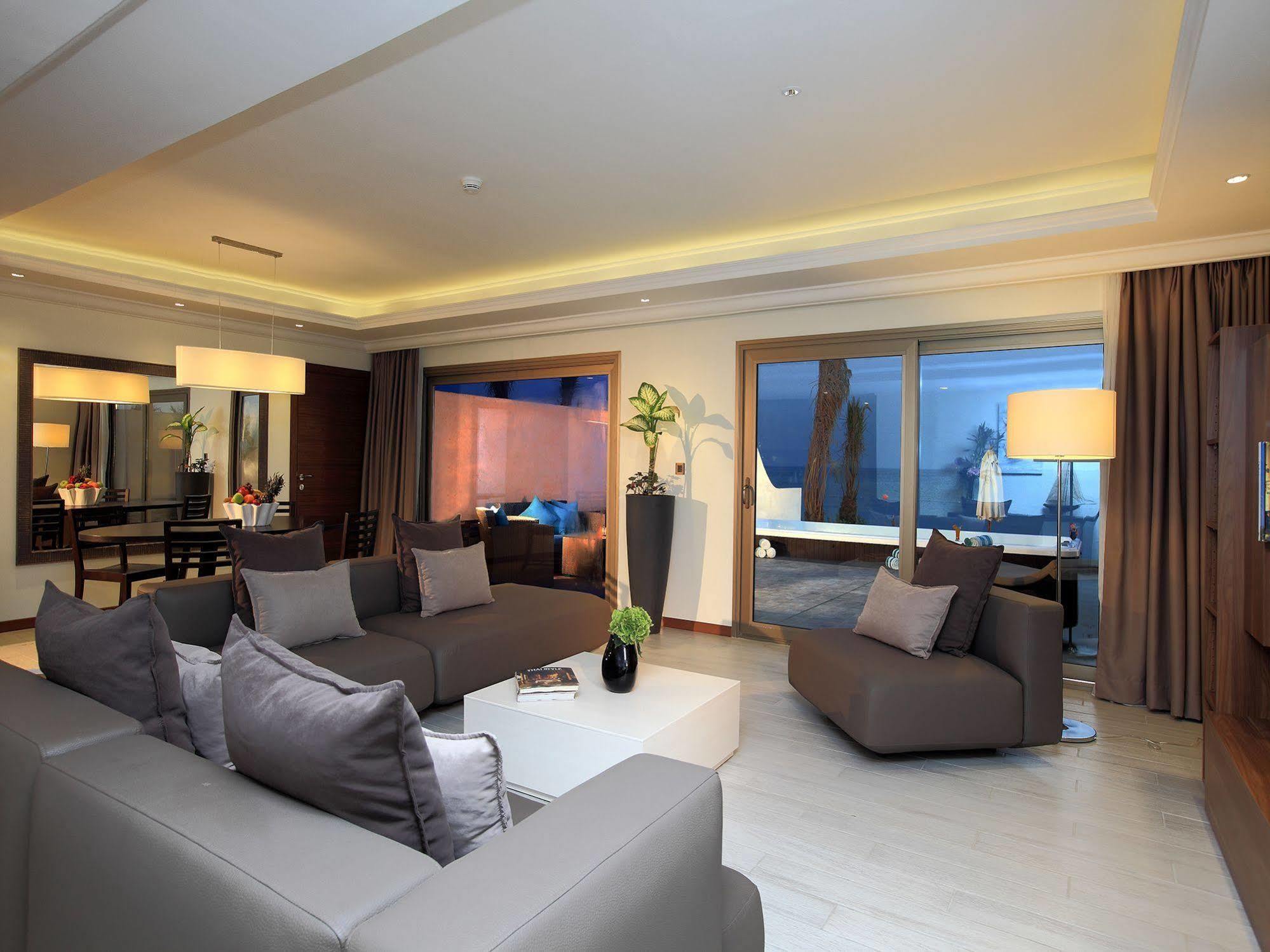 Golden Tulip Dana Bay Resort Dhahran Bagian luar foto