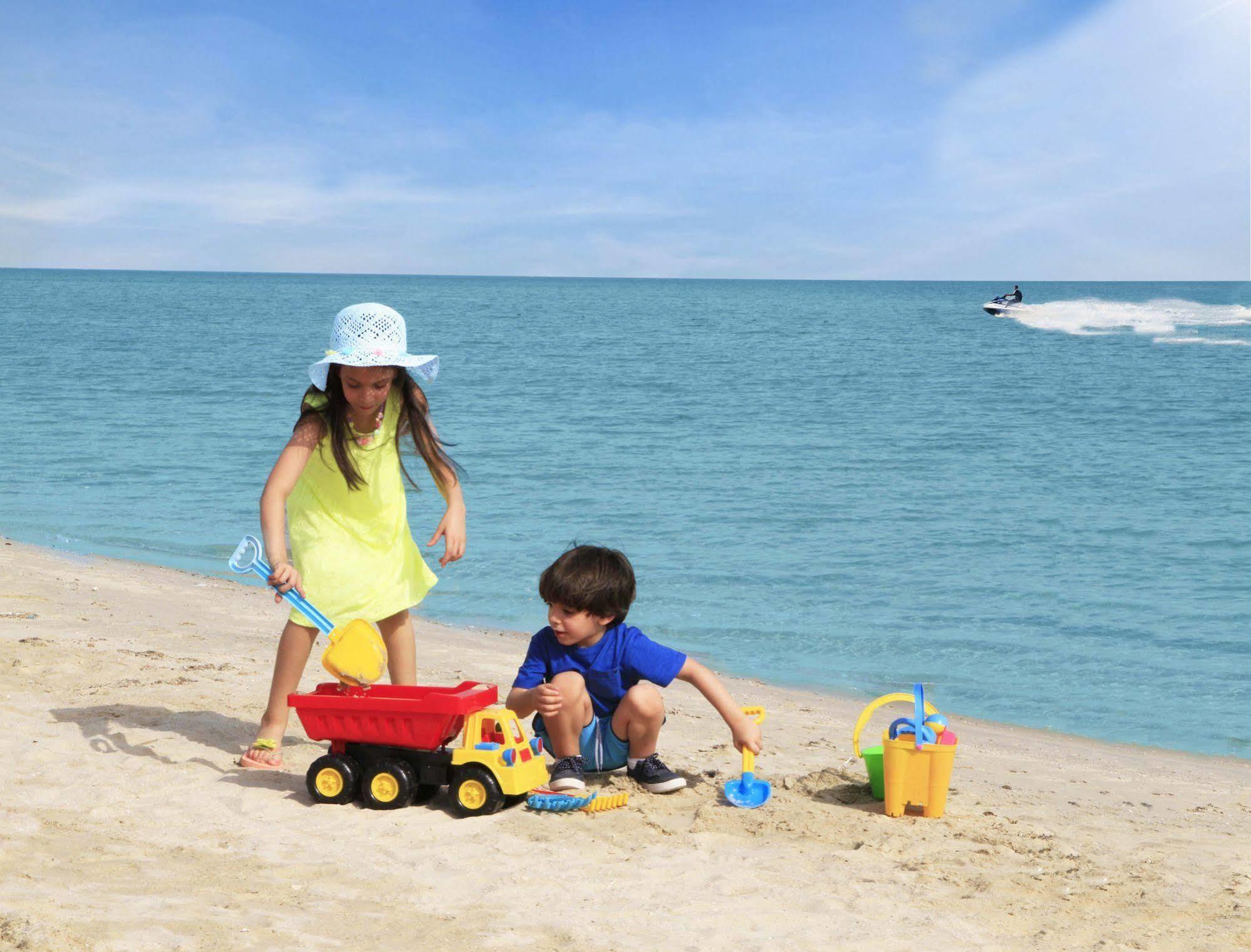 Golden Tulip Dana Bay Resort Dhahran Bagian luar foto