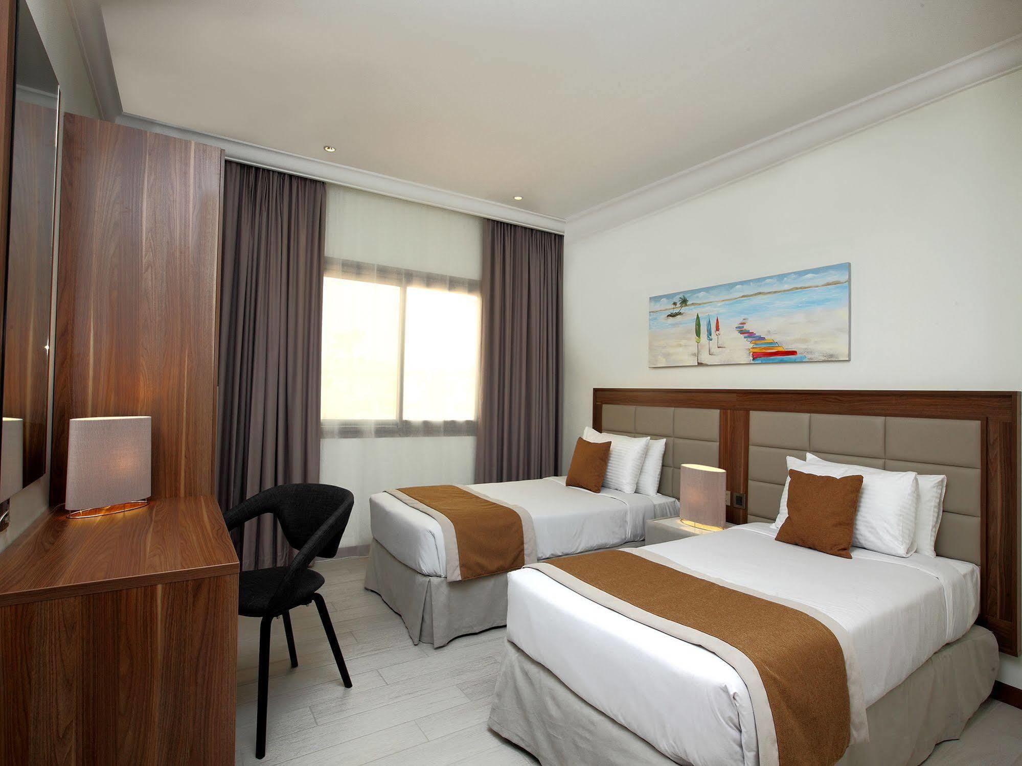 Golden Tulip Dana Bay Resort Dhahran Bagian luar foto