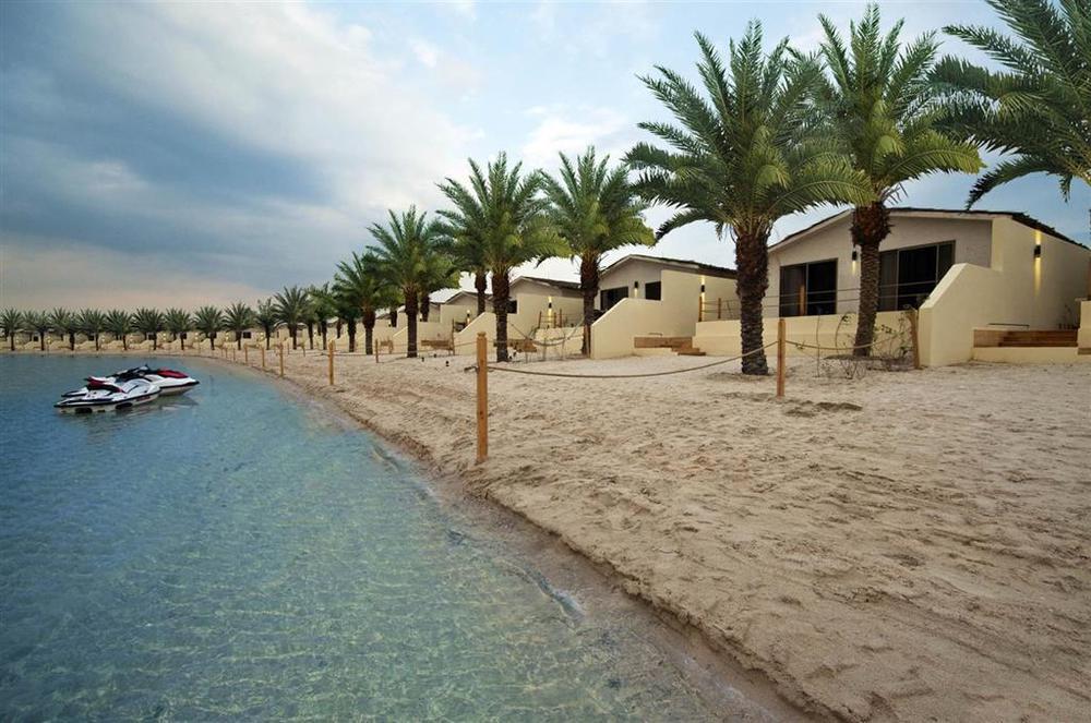 Golden Tulip Dana Bay Resort Dhahran Bagian luar foto
